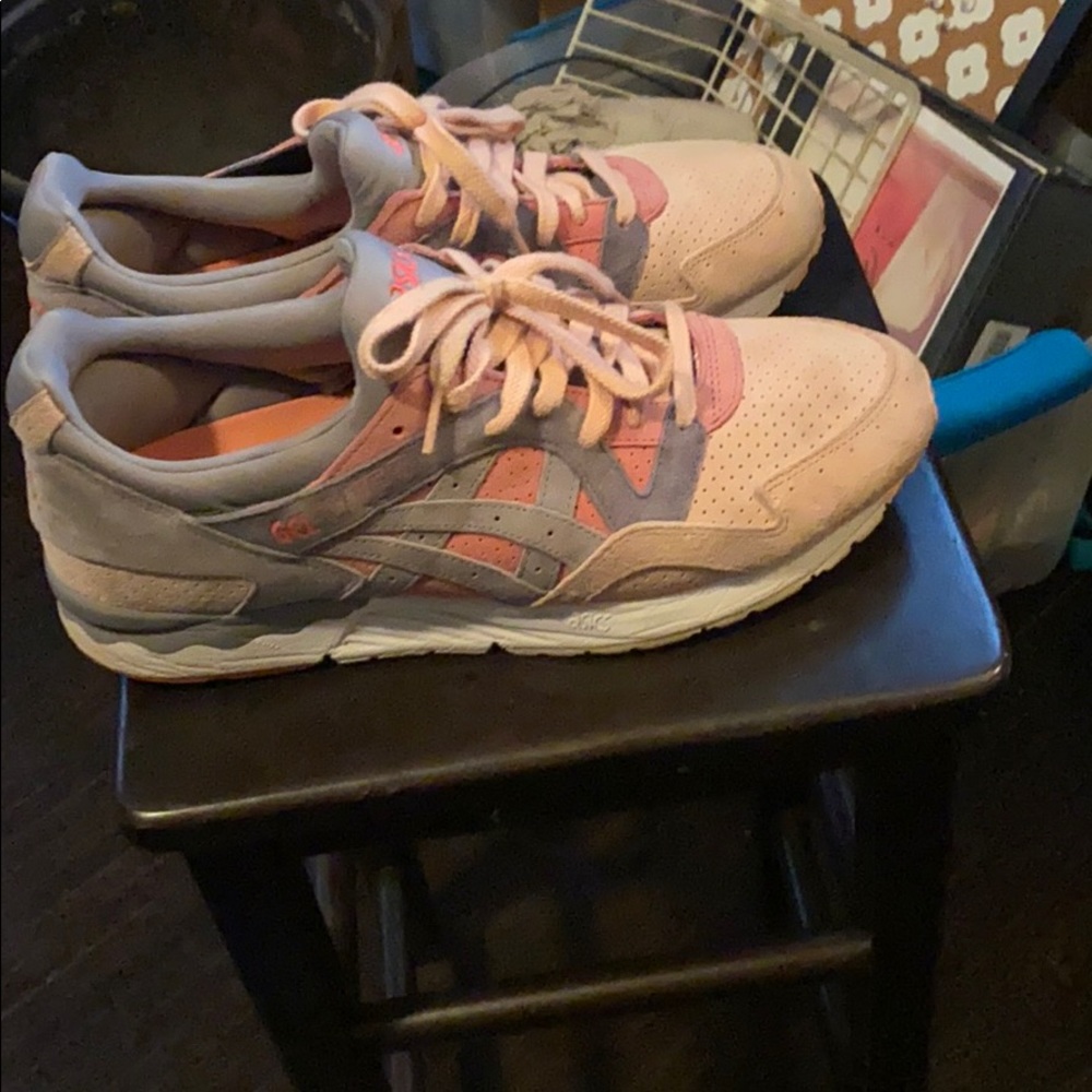 ASICS - Picture 2 of 4